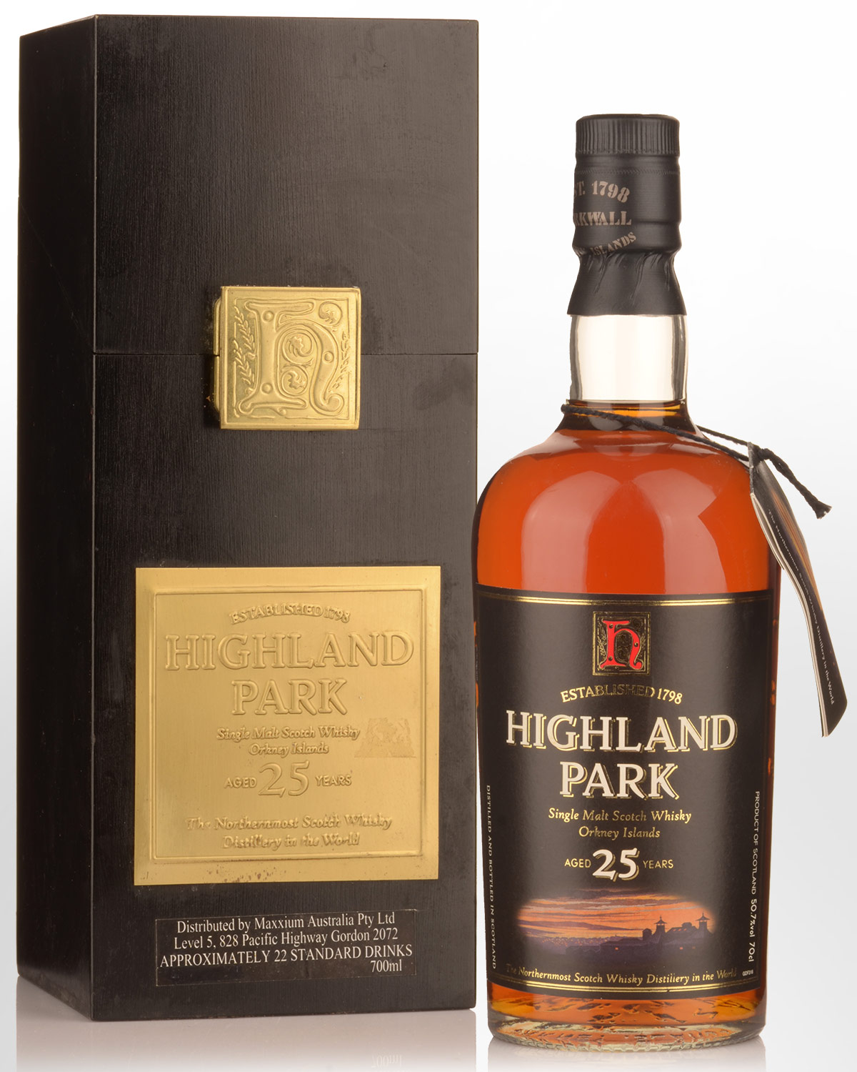 Highland Park 25 Year Old Single Malt Scotch Whisky (700ml) - Older Bottling Wooden Box